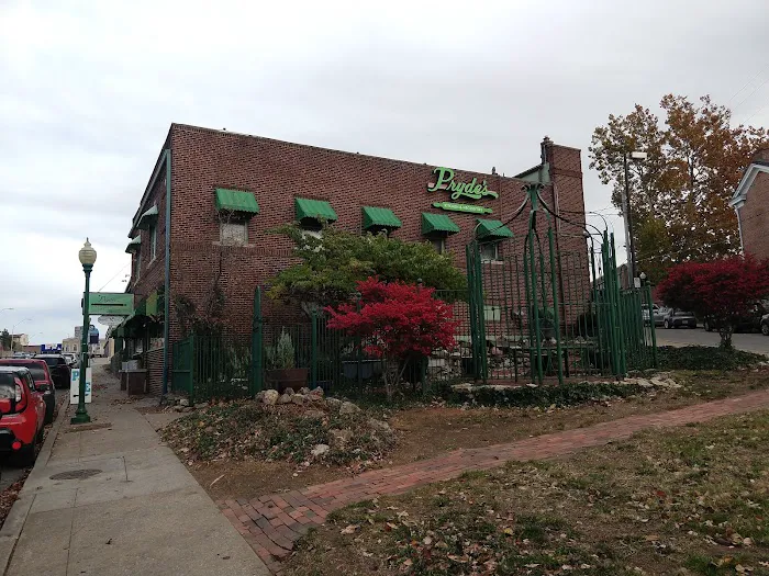 Ashleigh's Bakeshop Picture 10