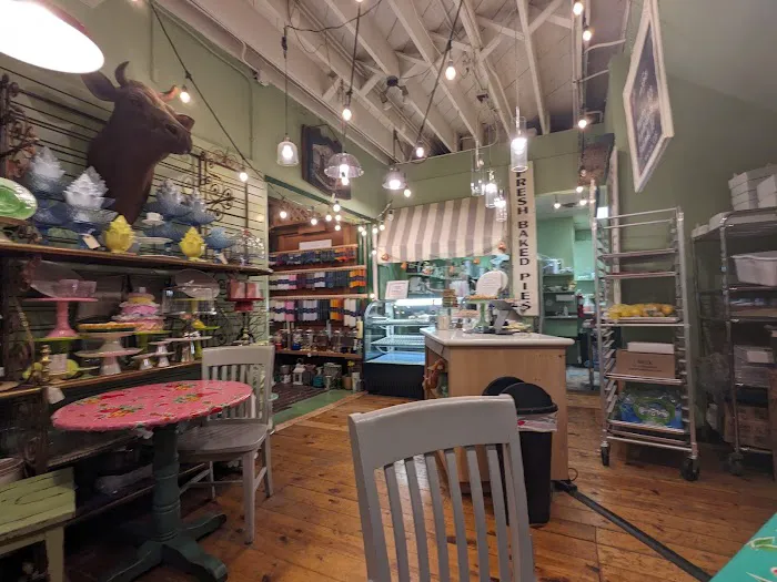 Ashleigh's Bakeshop Picture 4