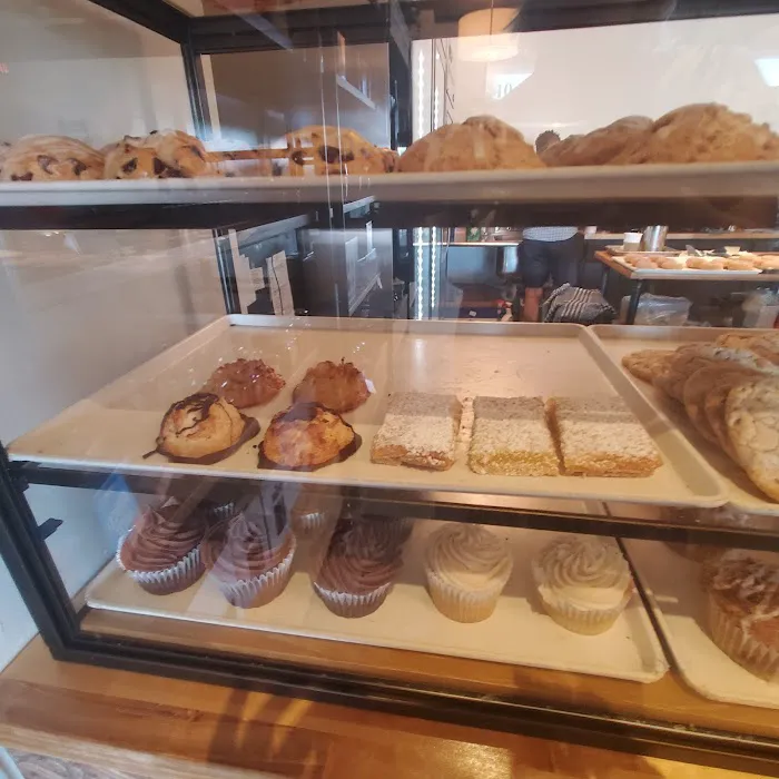 The Lemon Cake Bakery Picture 6