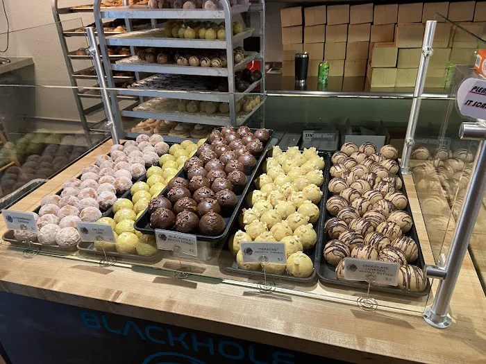 Blackhole Bakery Picture 2