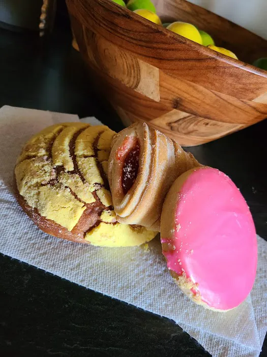 Reyna's Mexican Bakery Picture 10