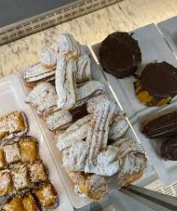 Reyna's Mexican Bakery Picture 4