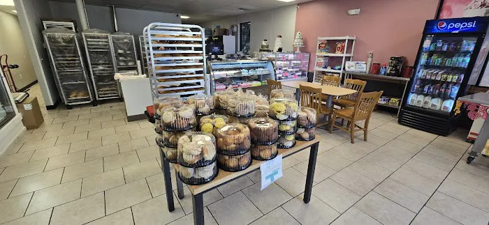 Los Morales Bakery Picture 1