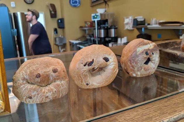 Meshuggah Bagels