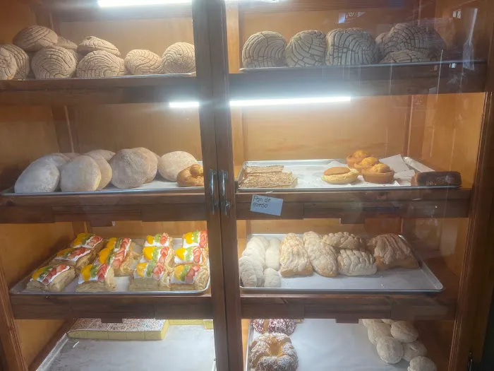 Panadería super market Mi Pueblo Picture 3