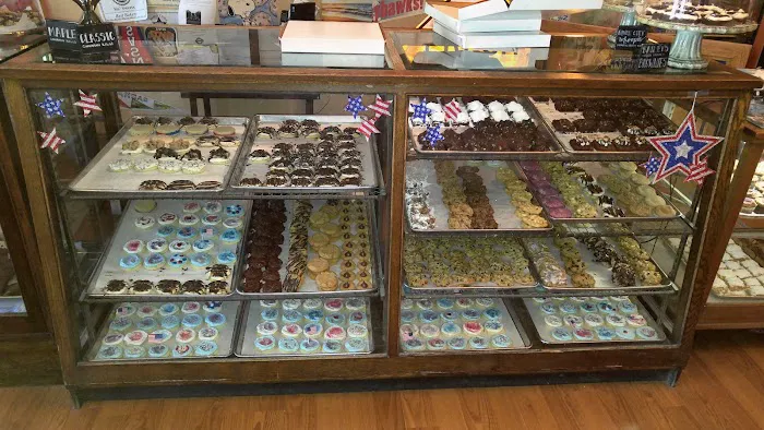 Sis' Sweets Picture 3