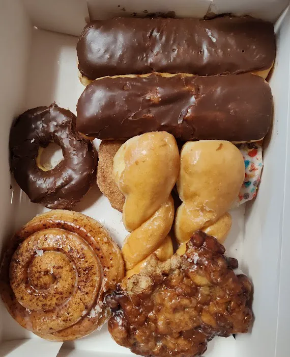 Yummy's Donut Palace Picture 10