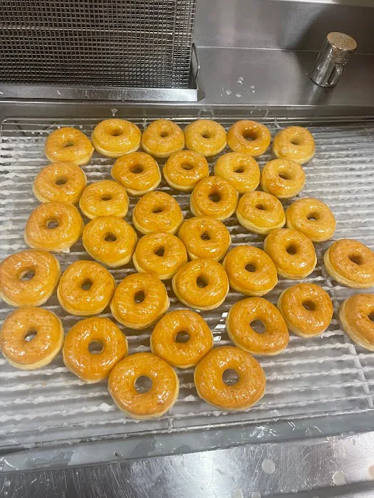Yummy's Donut Palace Picture 7
