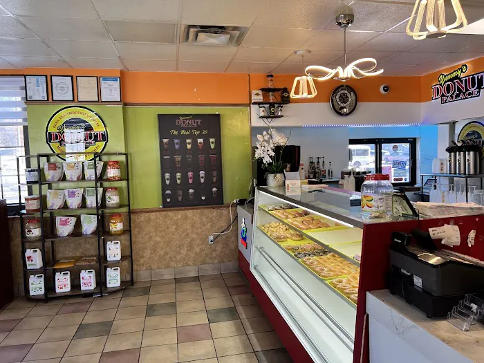 Yummy's Donut Palace Picture 5
