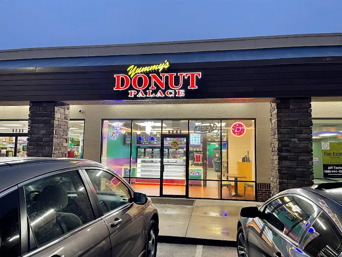 Yummy's Donut Palace.boba tea.smoothies.coffee Picture 10