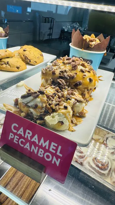 Cinnabon Picture 5