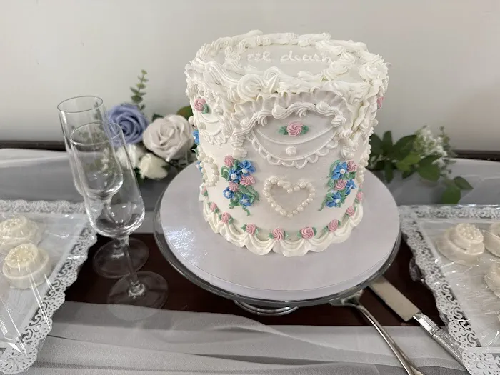 Nellie Custom Cakes Picture 4