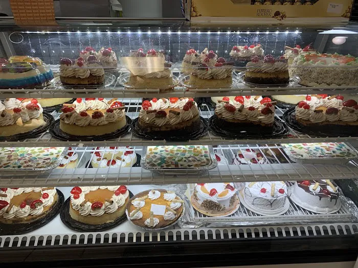 Elvira's Cakes Picture 9