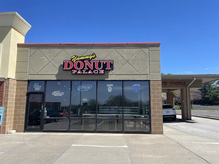 Yummy’s donut palace.boba tea.smoothies.coffee Picture 3