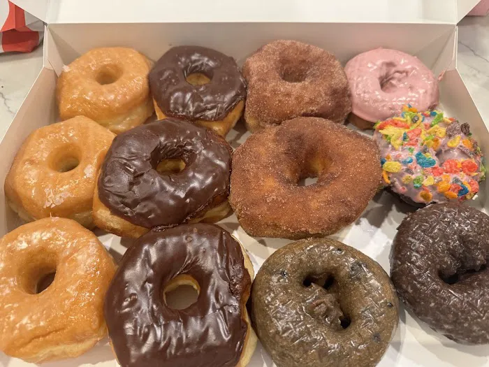 Yummy’s donut palace.boba tea.smoothies.coffee Picture 8