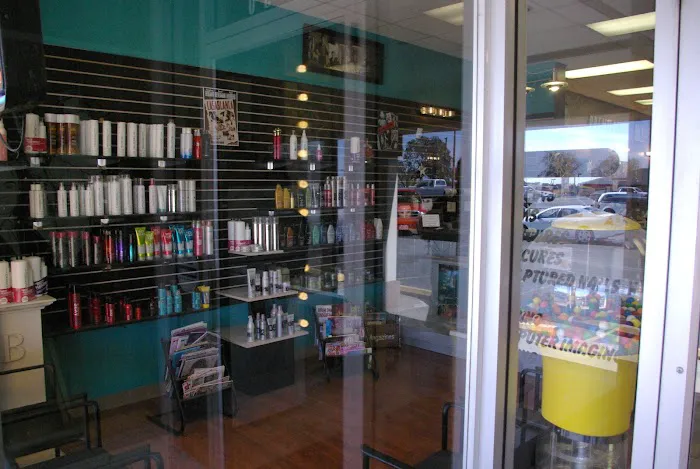 A Touch of Hollywood Salon & Nail spa Picture 5