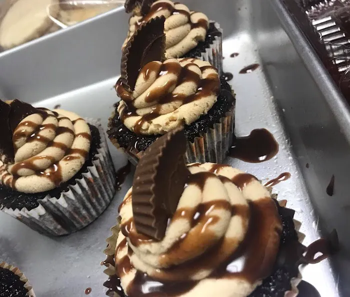 Made with Love Cakes and Bakes Picture 2