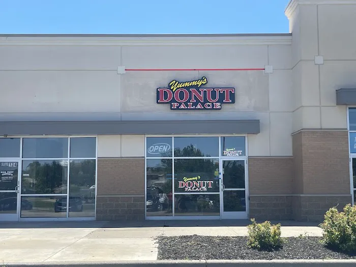 Yummy donut palace.boba tea.smoothies.coffee Picture 1