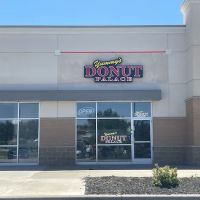 Yummy donut palace.boba tea.smoothies.coffee ico