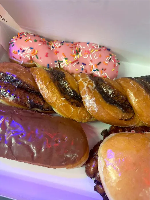 Yummy donut palace.boba tea.smoothies.coffee Picture 8
