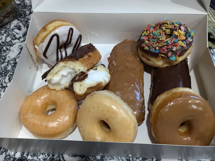 Yummy’s Doughnut Palace Picture 2