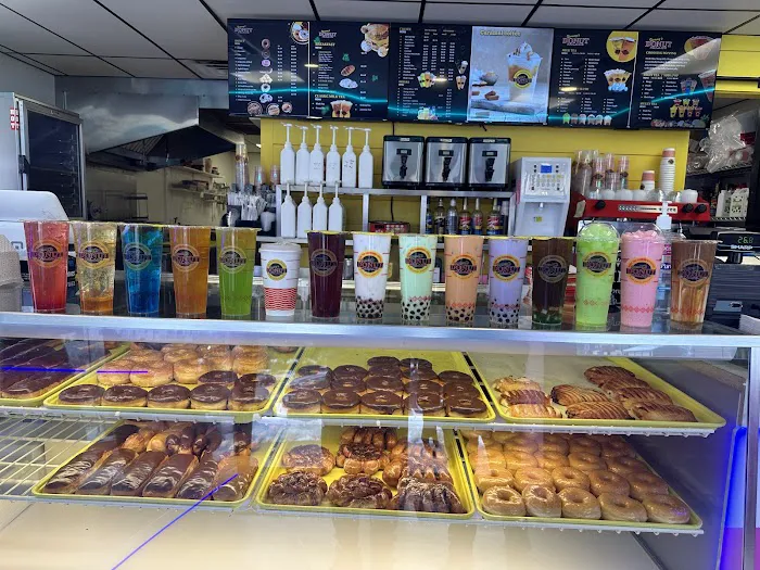 Yummy’s Doughnut Palace Picture 4