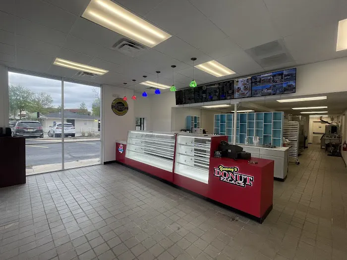 Yummy’s Doughnut Palace Picture 3