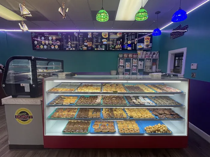 Yummy’s Doughnut Palace Picture 8