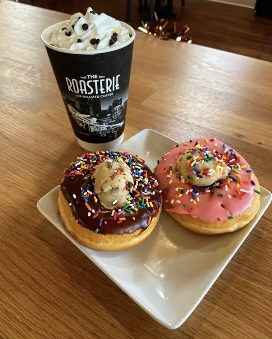Gold-N-Glaze Donut & Coffee Picture 4