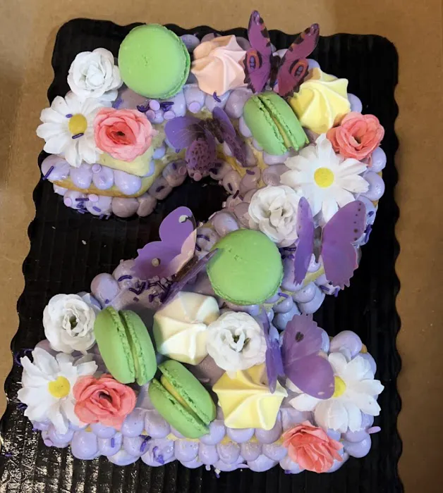 DC Cookies & Cakes Picture 9