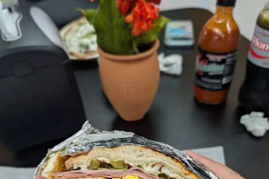 Chulitos panaderia y taqueria
