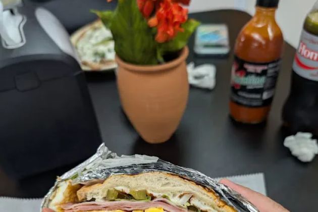 Chulitos panaderia y taqueria