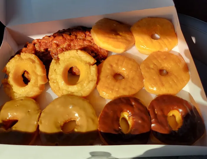 Home Town DONUTS Picture 8