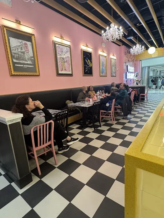 Voodoo Doughnut Picture 4