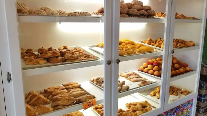 La Cemita Bakery Picture 3