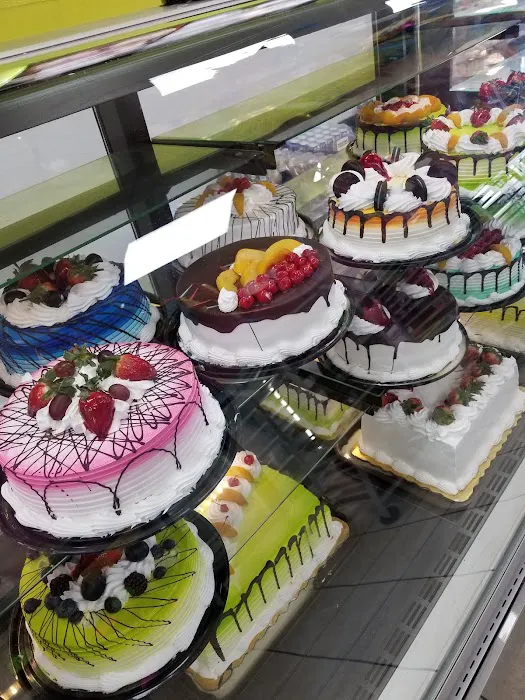 La Conchita Panaderia Y Pasteleria Picture 6