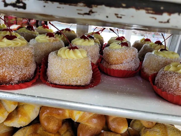 La Conchita Panaderia Y Pasteleria Picture 7