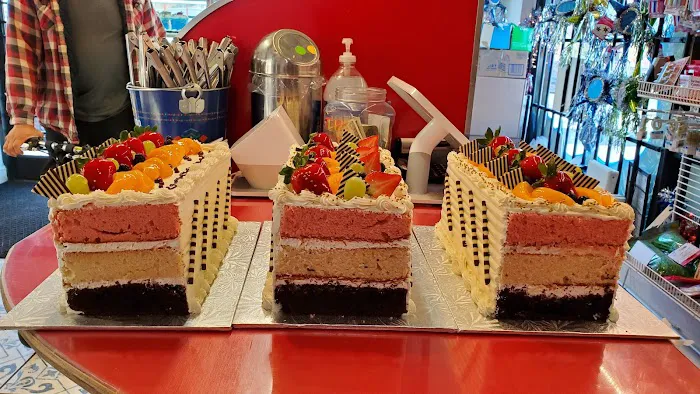 Panaderia & Pasteleria Lopez Picture 4