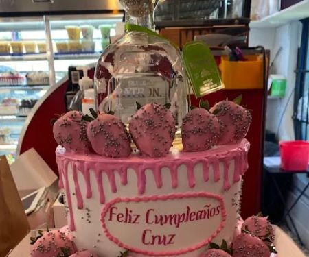 Panaderia & Pasteleria Lopez