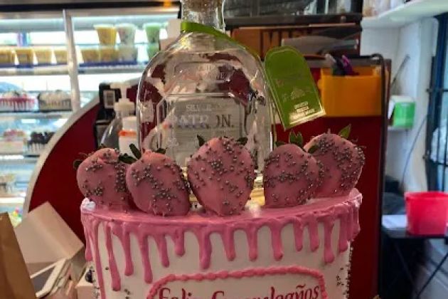 Panaderia & Pasteleria Lopez