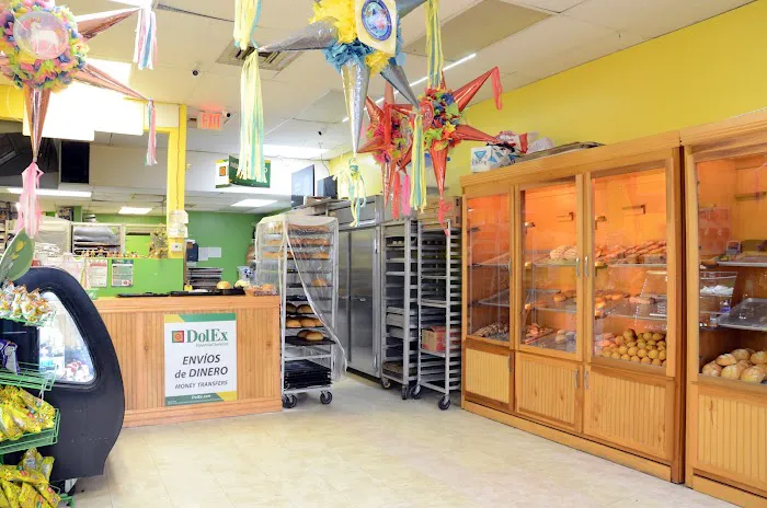 La Campechana Bakery Picture 8