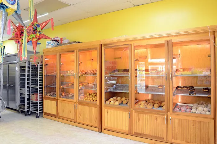 La Campechana Bakery Picture 3