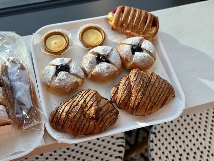 Paris Baguette Picture 1