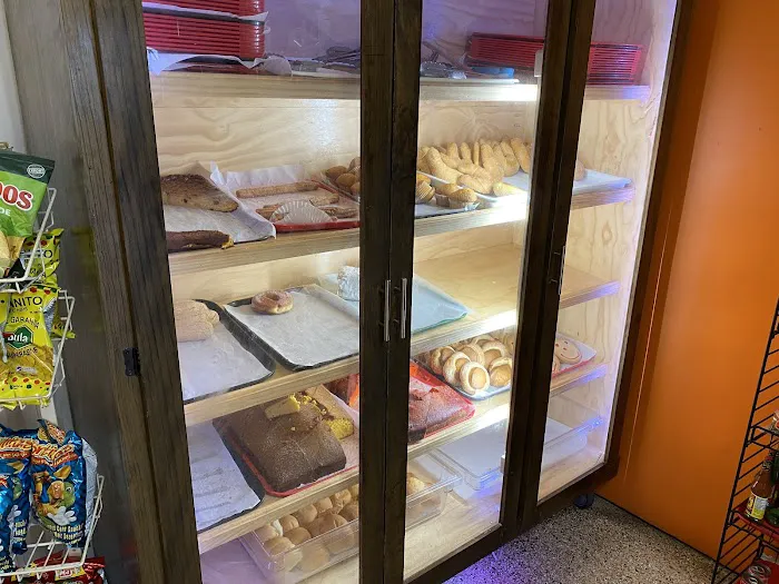 La Salvadorena Bakery & Cafe Picture 3