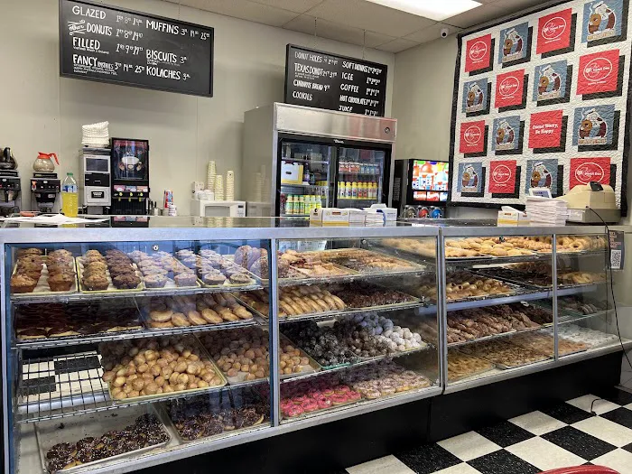 Fox's Donut Den Picture 10
