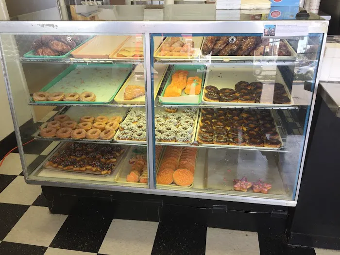 Fox's Donut Den Picture 5