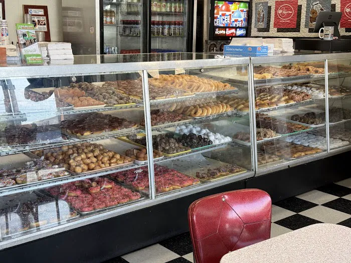 Fox's Donut Den Picture 9