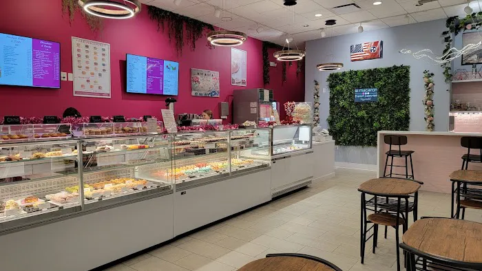 Le Macaron French Pastries - The Avenue Picture 7