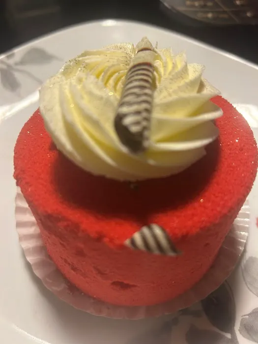 Le Macaron French Pastries - The Avenue Picture 3