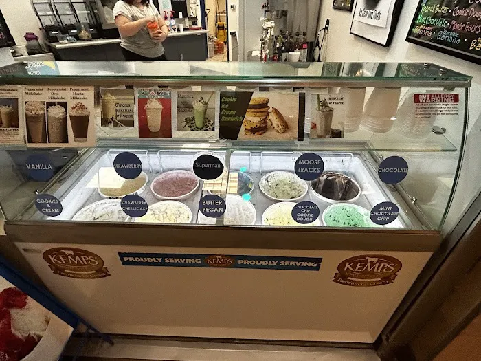 The Cookie Store / The Coffee Creamery Picture 7
